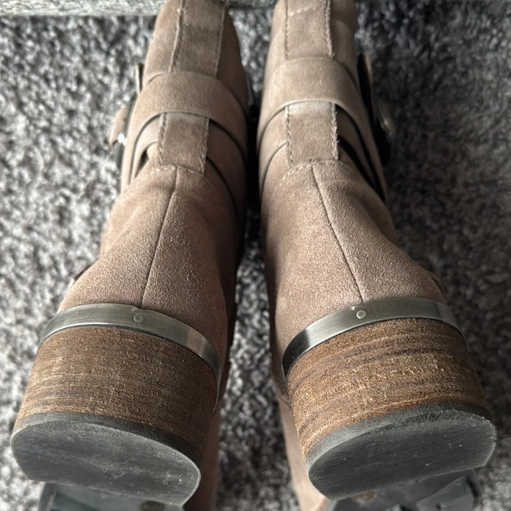 Vince Camuto Brown Ankle Boots Slouchy Design - Picture 7 of 8